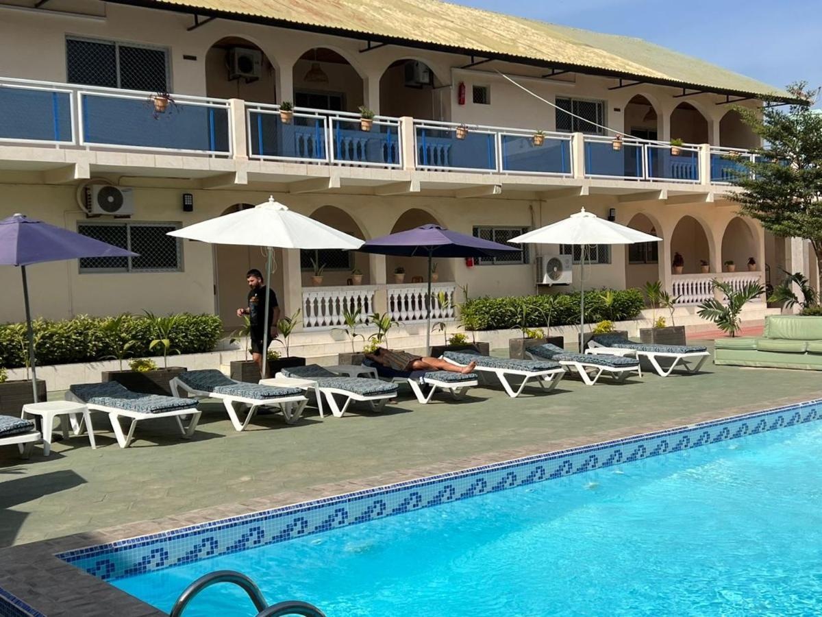 Tranquil Resort Hotel Brusubi Екстер'єр фото